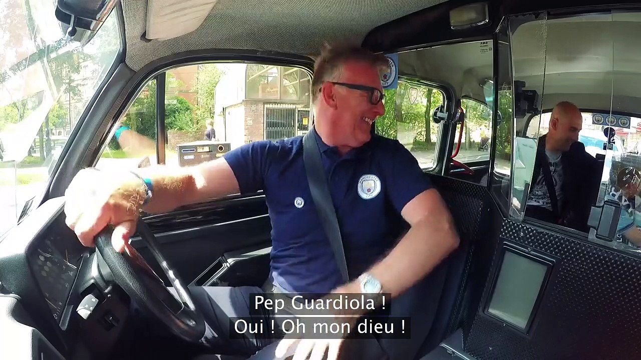 Rencontre entre un supporter de Manchester City et Pep Guardiola