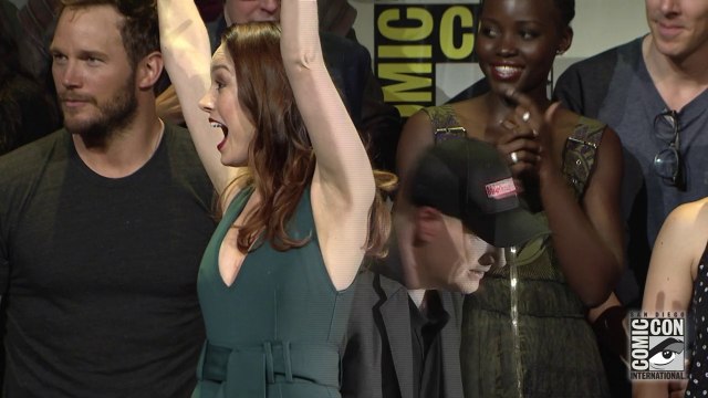 Marvel Studios - Comic-Con 2016 Group Photo & Captain Marvel Casting Announcement - Hall H SDCC [HD]