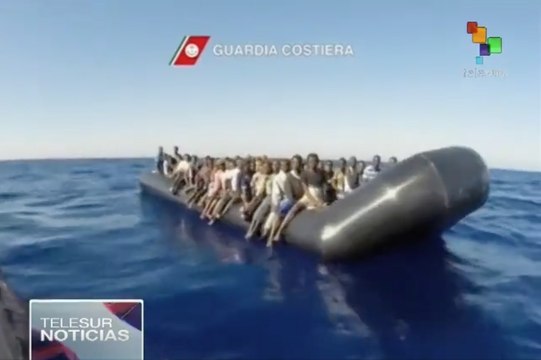 Guardia costera italiana rescata a 375 personas del mar Mediterráneo