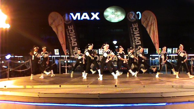 43 HIP HOP NANDO THE BLACK WINGS