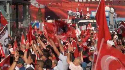 La oposición turca rechaza el golpe y todo autoritarismo militar o civil