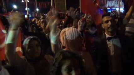 Nikah Masasından Demokrasi Nöbetine