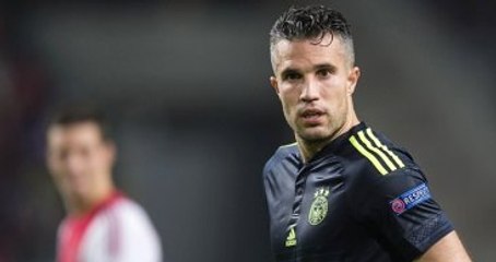 PSG, Robin van Persie İçin Israrcı