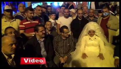 Çayeli'nde gelinle damat demokrasi nöbetine katıldı