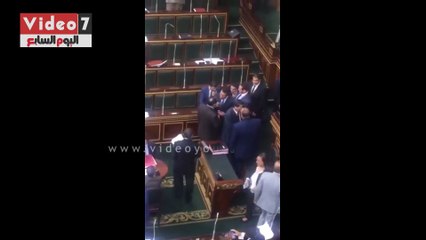 حديث 5 دقائق بين رئيس البرلمان ومرتضى منصور ونجله قبل بدء الجلسة العامة