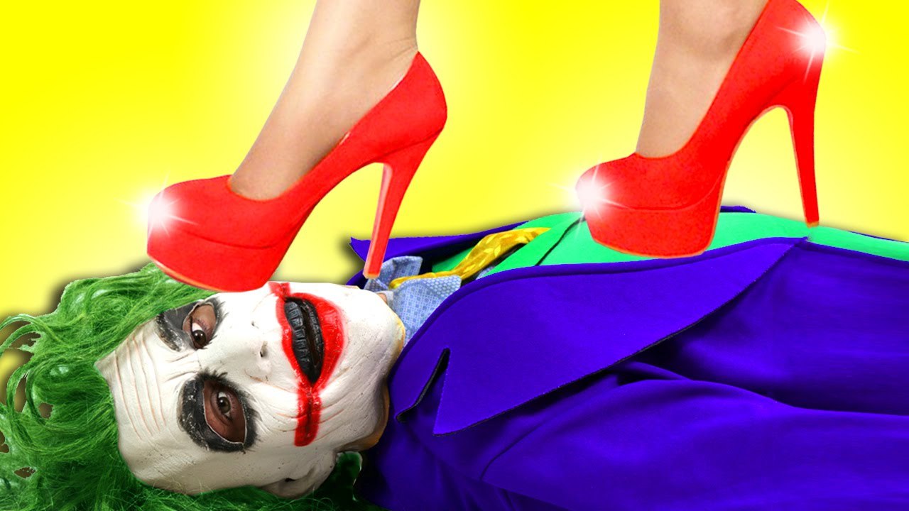 Frozen Elsa loses her Dress w/ Spiderman! Maleficent & Joker try steal Princess Shoes Gift!