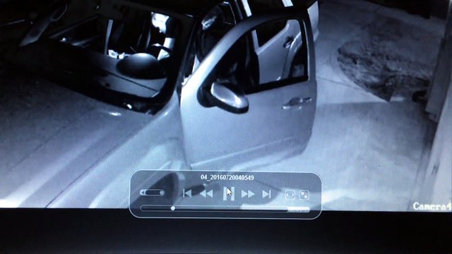 Utiliser une télécommande universelle pour ouvrir une voiture et la voler !