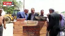 نائب وزير الإسكان ومحافظ أسوان يضعان حجر الأساس لتطوير 