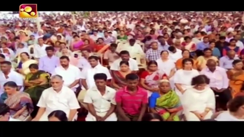 Mata Amritanandamayi singing Nirvanashatakam