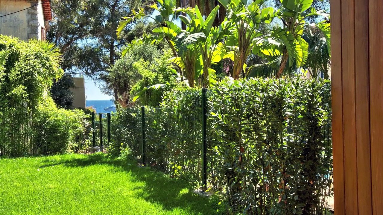 Saint-Jean-Cap-Ferrat 06230 - Appartement à vendre - 80 m² avec 57m2 de jardin - Proche Plages