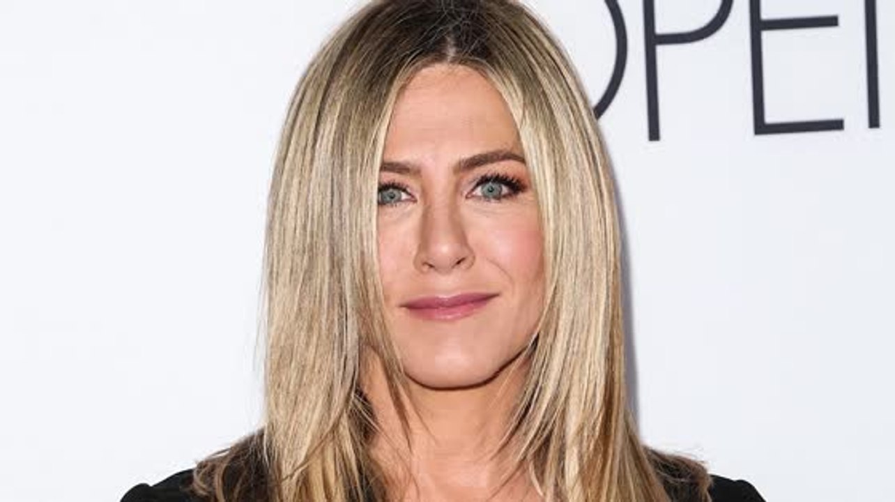 Jennifer Aniston bringt ihr Sommer Parfüm 'Beachscape' heraus