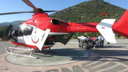 Akseki'de Kamyonla Minibüs Çarpıştı: 1'i Ağır, 8 Yaralı