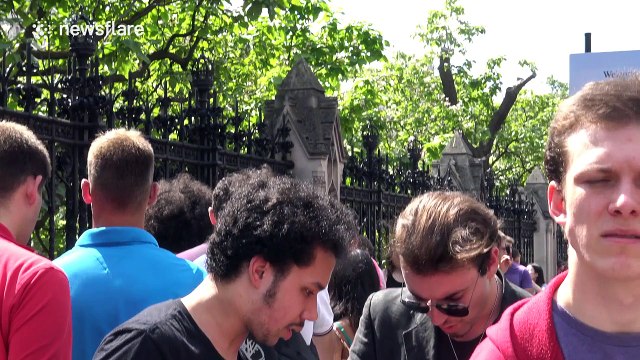 Hundreds descend on London for a game of Pokemon Go