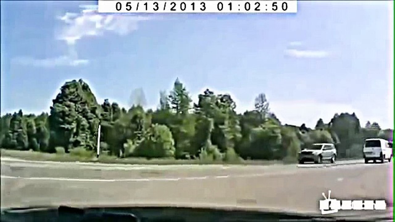 CRASH ! Horrible accident, voiture volante !! INCROYABLE