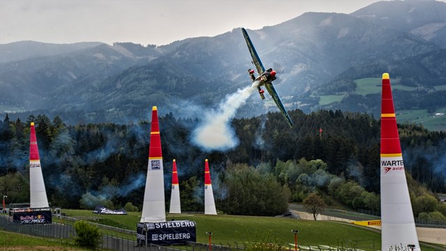 Matthias Dolderer Flies to Victory in Spielberg | Red Bull Air Race 2016