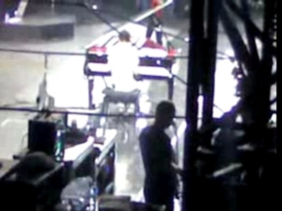 Muse Nimes 2007 piano