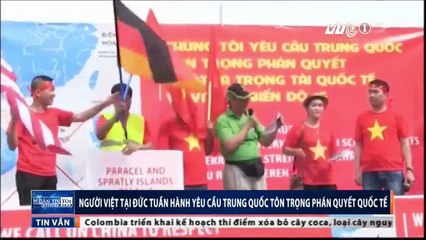 Người Việt tại Đức tuần hành yêu cầu Trung Quốc tôn trọng phán quyết quốc tế.