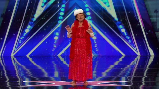 Dorothy Williams: 90-Year-Old Strip Tease Act Earns a Golden Buzzer - America's Got Talent 2016