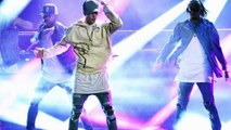 Justin Bieber Performs Where Are U Now At The AMAs 2015