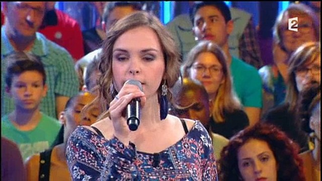 Nagui chambre une candidate de N'oubliez pas les paroles - Regardez