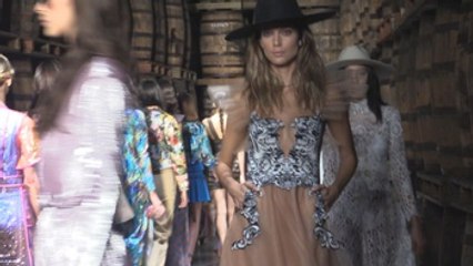 Jorge Duque "bailó" tango con sus diseños en apertura de Colombiamoda