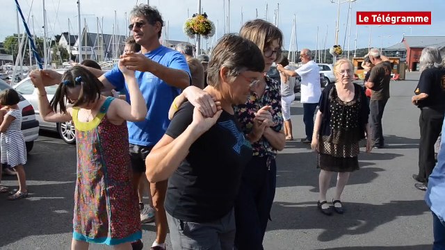 Paimpol. Enorme succès de l'initiation aux danses bretonnes