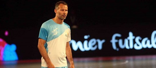 Ronaldinho et Giggs mettent le feu au futsal