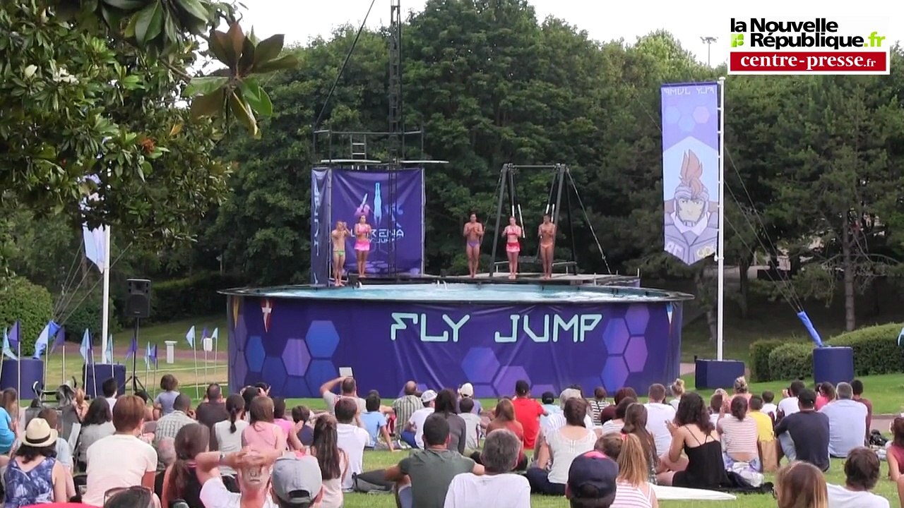 VIDEO. Futuroscope : plongeons de haute volée tout l'été