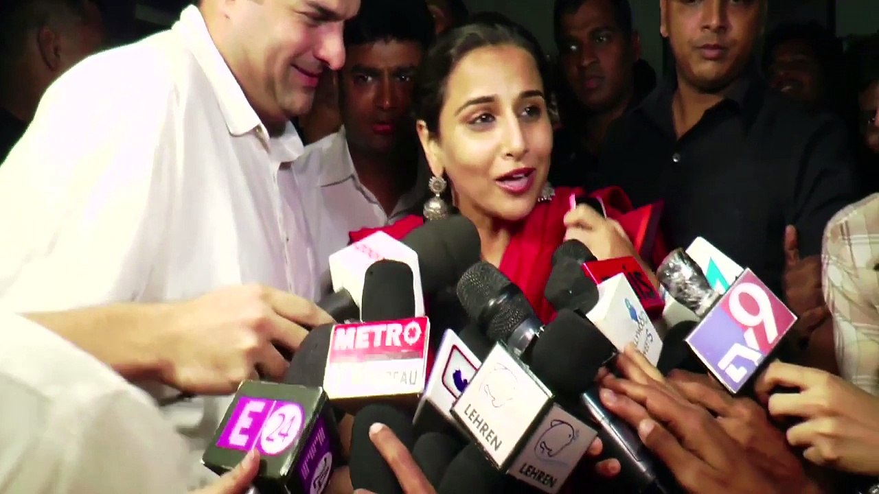 Vidya Balan Goes Watch Rajnikant's Kabali At Aurora Theatre In Mumbai || Bollywood News || News Adda