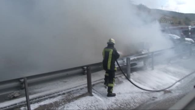 Tem'de Zincirleme Trafik Kazası: 3 Yaralı