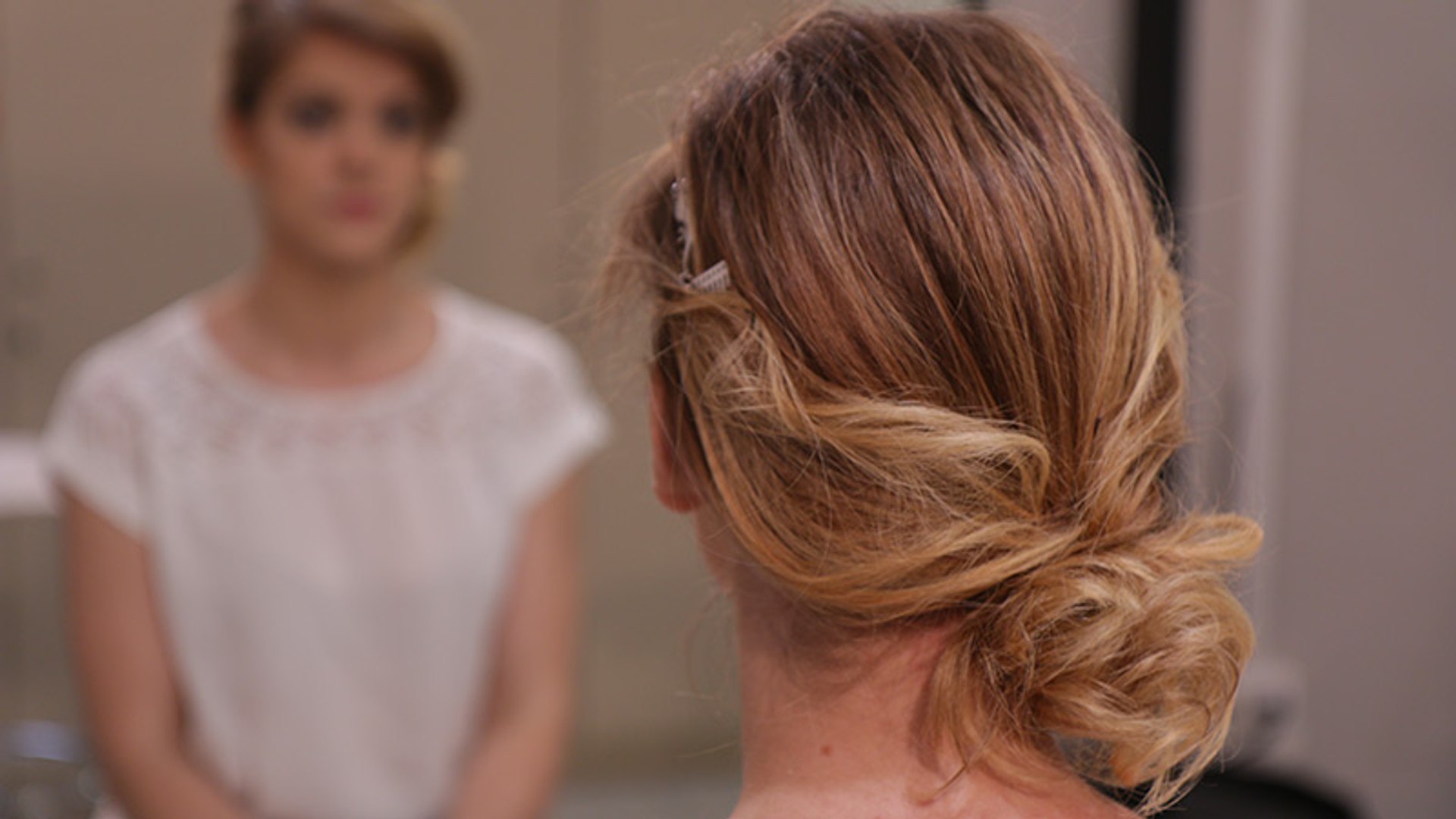 Tuto Coiffure Un Chignon Romantique Facile A Faire Video Dailymotion