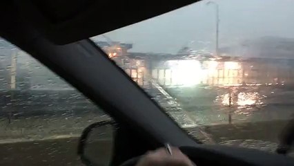 Cae un rayo y hace explotar una línea del tren urbano