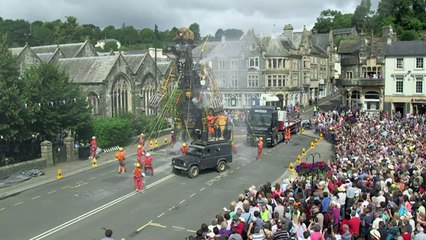 Giant robot walks through Cornwall