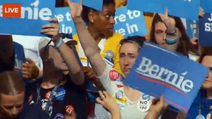 Sanders zanja la polémica y pide el voto para Clinton