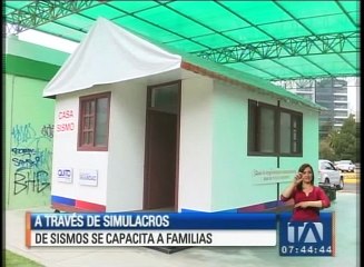 A través de simulacros de sismos se capacita a familias