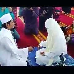 Muslim Husband Hold Her Wife Hand First Time " Check the Reaction "