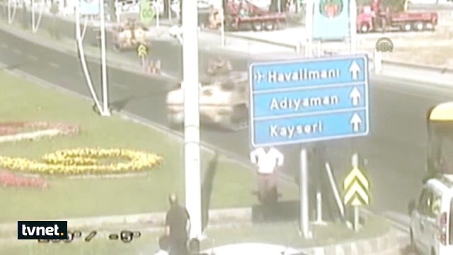 Mobese kameralarına yansıyan zırhlı araçlar!