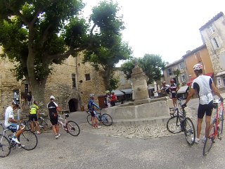 07-samedi-23-la fontaine de GORDES