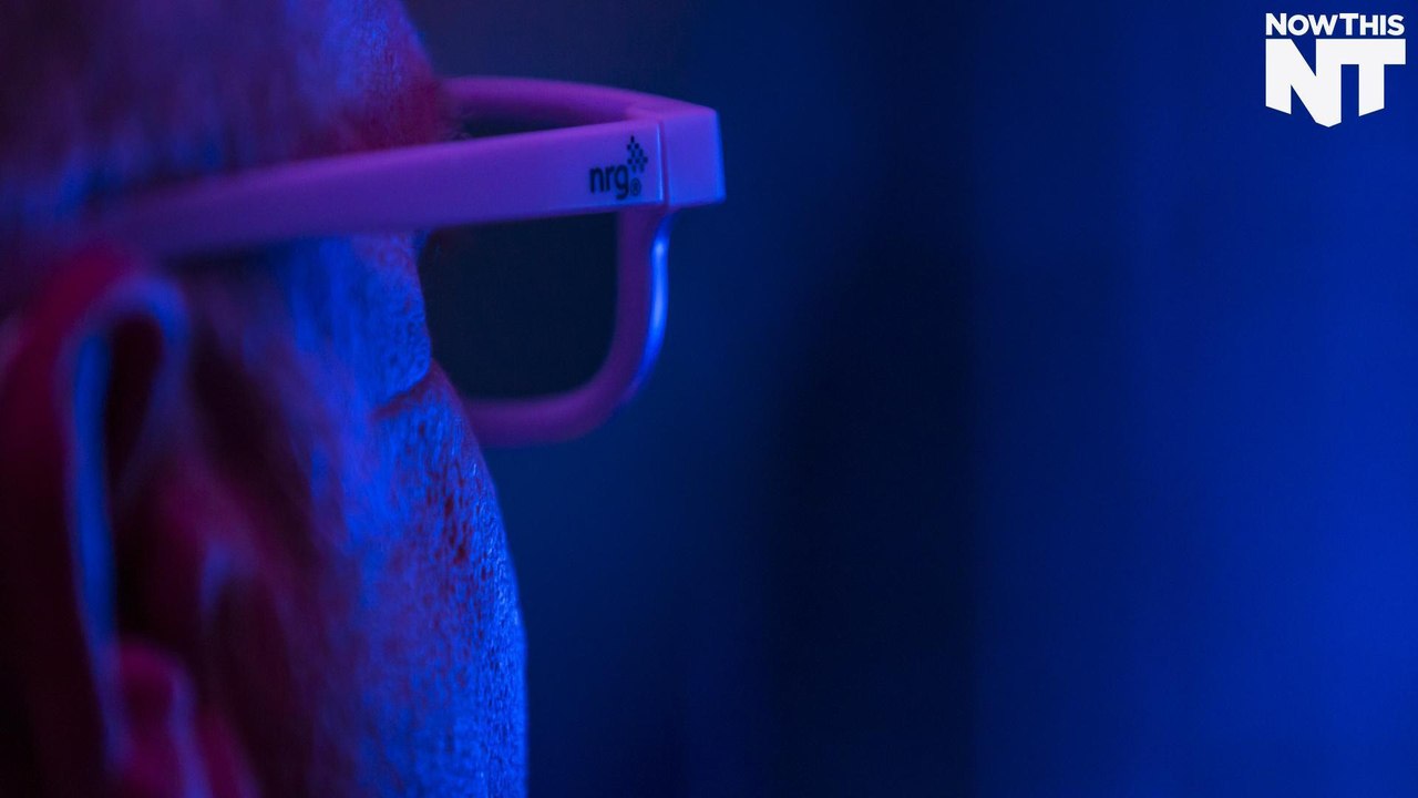 'Cinema 3D' Lets You Watch 3D Movies Without The Glasses video