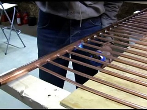 How to Build a Solar Hot Water Heater (Instructional Guide)