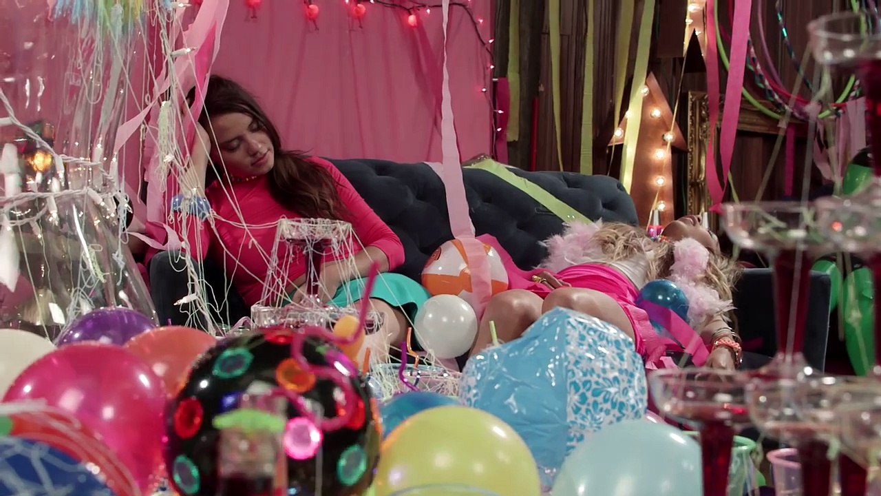 Katy Perry - Last Friday Night (Vevo’s Do It YourSelfie)