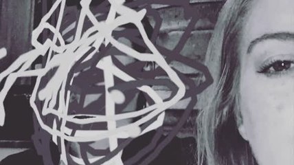 Lindsay Lohan dice que está comprometida, embarazada, y que le fueron infiel