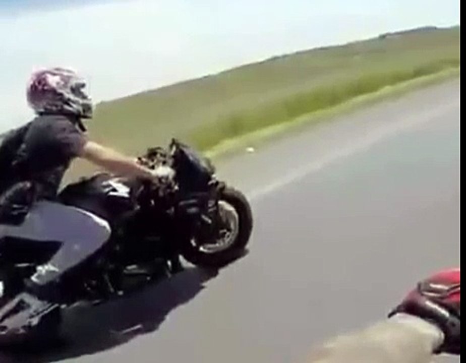 Has avoided death during Bike Stunt 2016  _ Live Accident Caught in Camera During Bike Stunt 2016