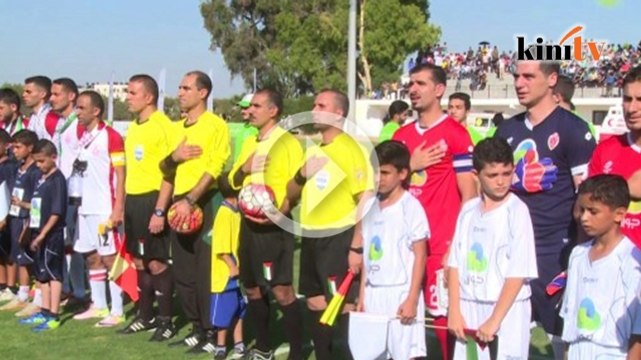 Bola sepak: Pasukan Palestin bertembung di Gaza