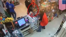 Clerk fights robber: 7-Eleven employee takes shotgun from armed robber, robber runs away - TomoNews
