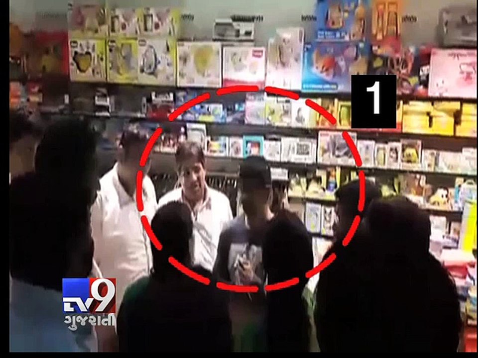 MNS women activists thrash salesman for molesting women in Borivali- Tv9 Gujarati