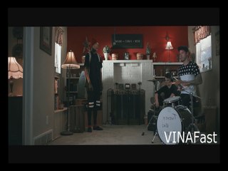 twenty one pilots: Stressed Out [OFFICIAL VIDEO] - Untitled