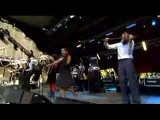 Arcade Fire - No Cars Go (Live)