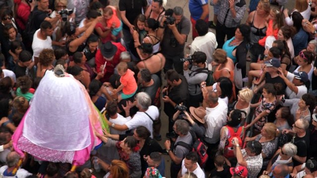 Le pèlerinage des Gitans catholiques aux Saintes-Maries-de-la mer
