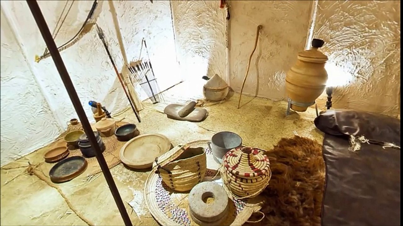 Inside of The Prophet Muhammad's (pbuh) House and His Belongings (Replica)
